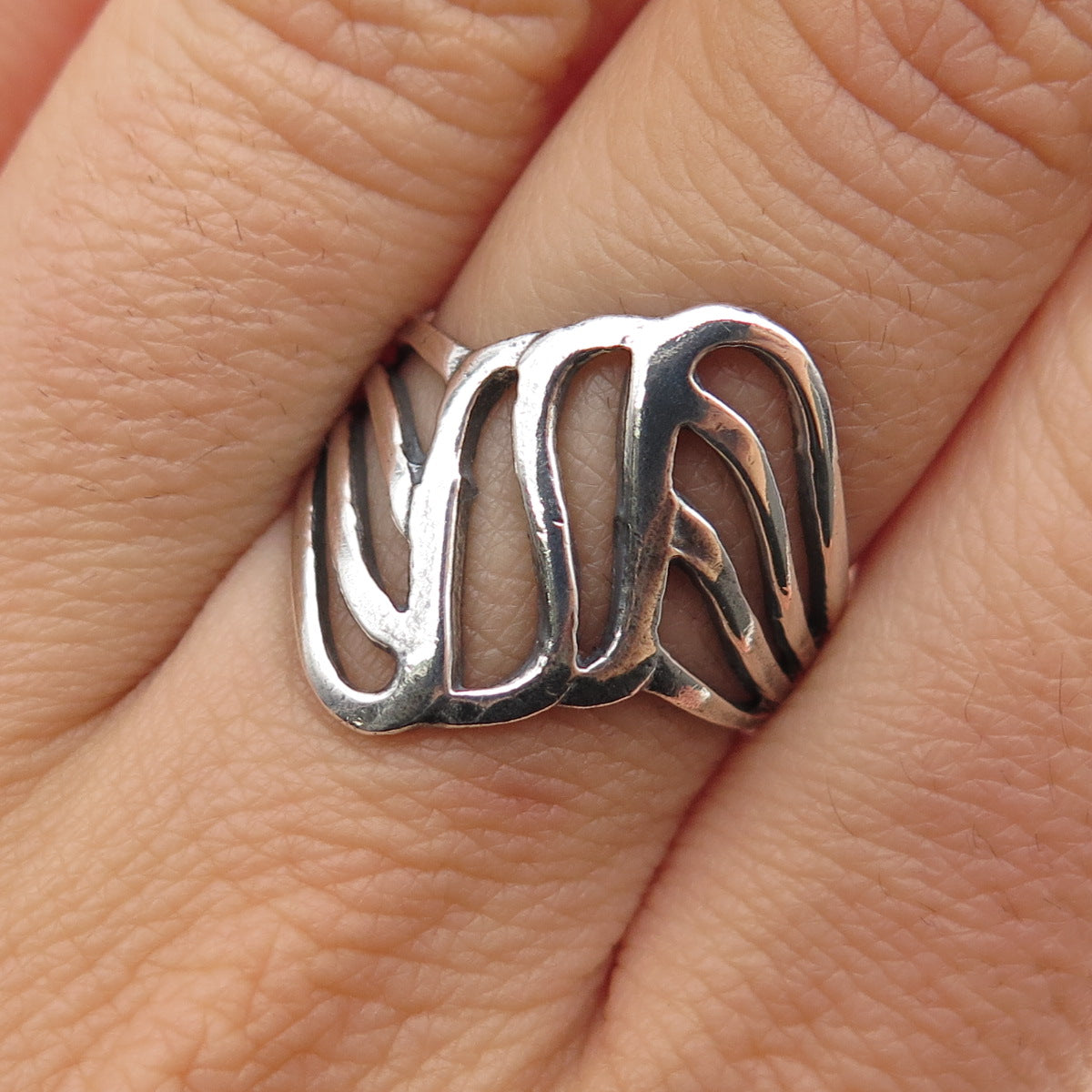 925 Sterling Silver Vintage Modernist Wavy Oxidized Ring Size 7.25