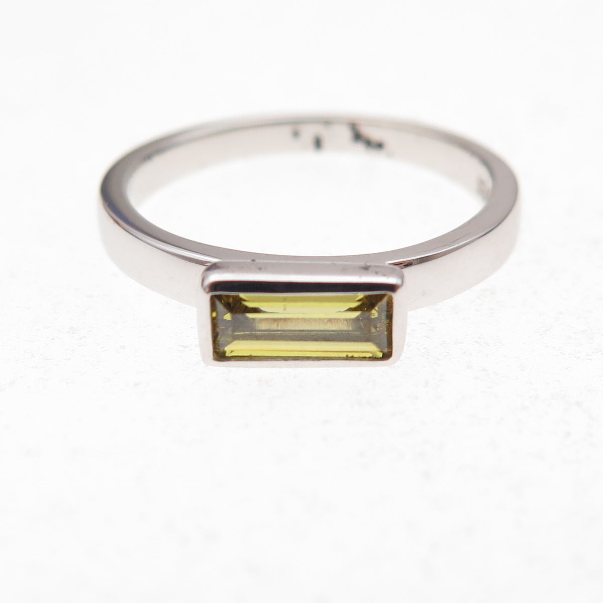 925 Sterling Silver Vintage Baguette-Cut Green C Z Ring Size 5.75