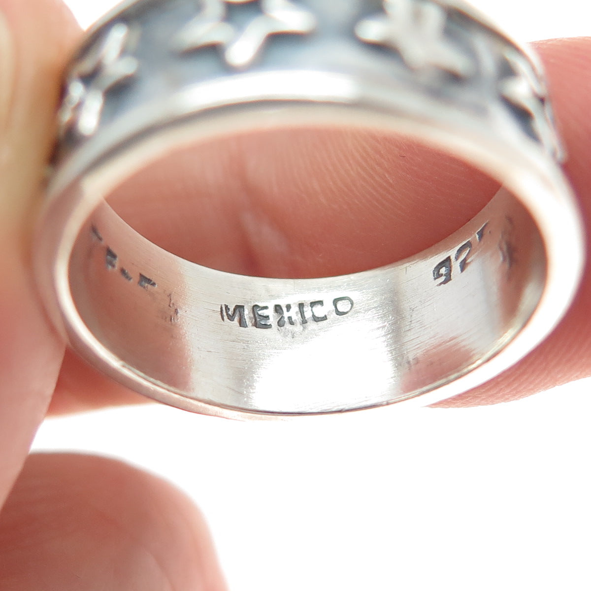 925 Sterling Silver Vintage Mexico Star All Around Oxidized Band Ring Size 8.25