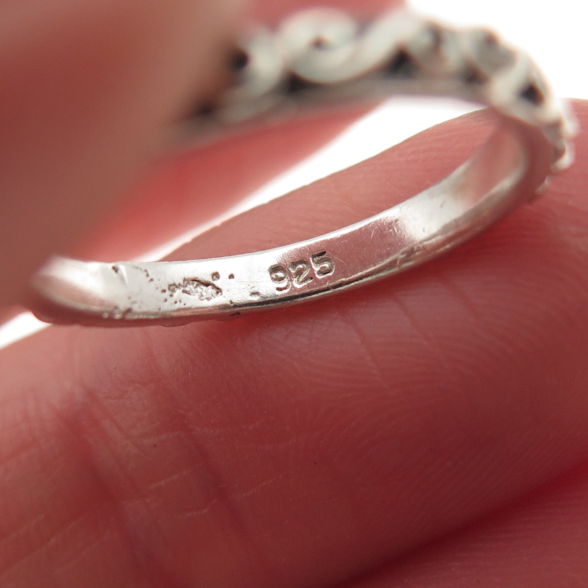 925 Sterling Silver Vintage Swirl Oxidized Stackable Band Ring Size 5.5