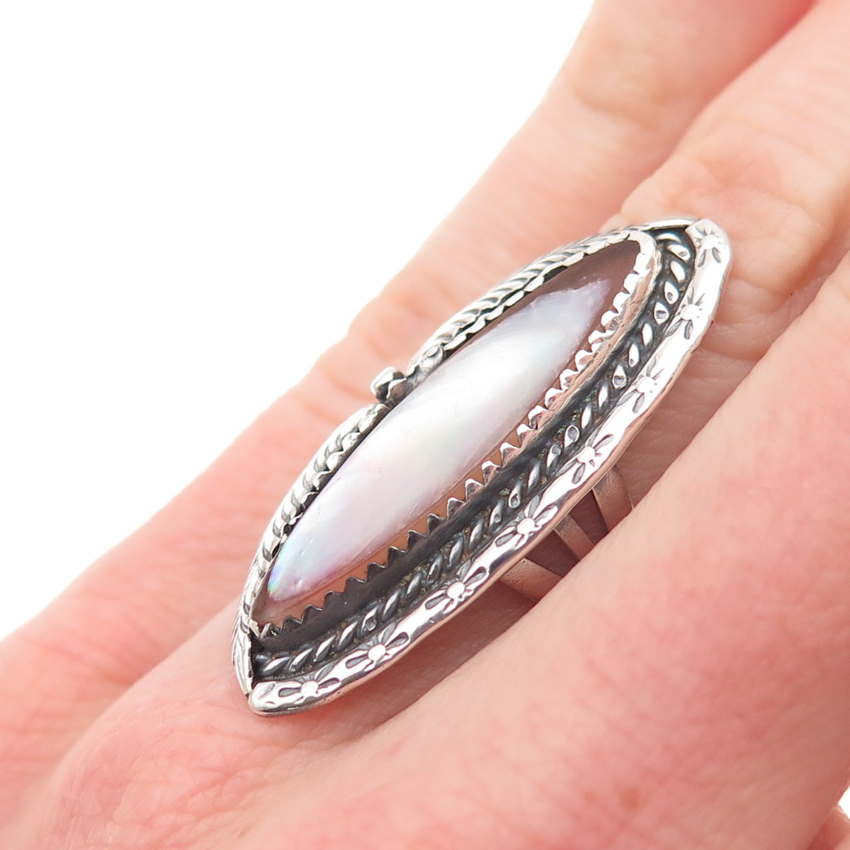 Mark Wilson Navajo Old Pawn Sterling Silver Vintage MOP Feather Ring Size 4.5