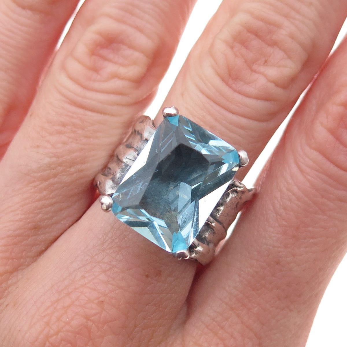 925 Sterling Silver Vintage Blue C Z Modernist Oxidized Ring Size 8.25