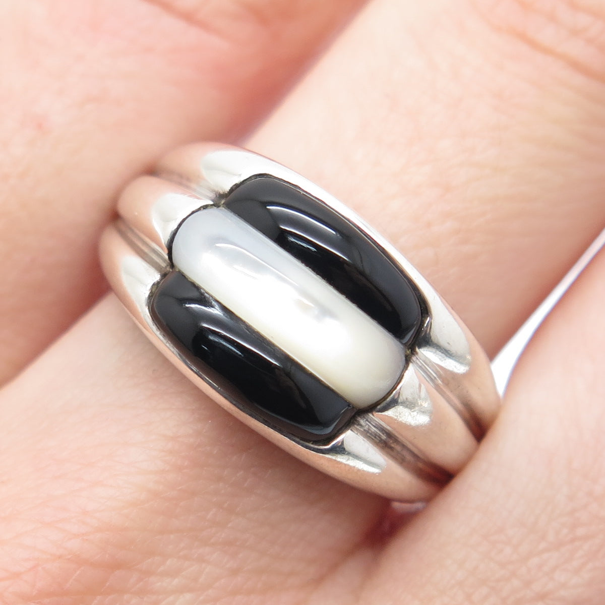MICHELLE ALBALA 925 Sterling Silver Vintage Real Black Onyx & MOP Ring Size 9.25