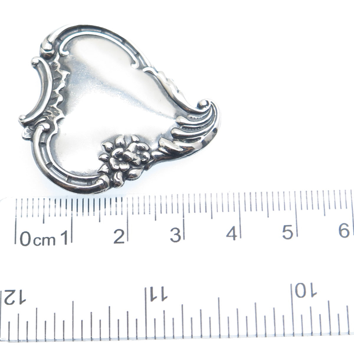 925 Sterling Silver Antique Art Deco Heart & Flower Repousse Oxidized Pin Brooch