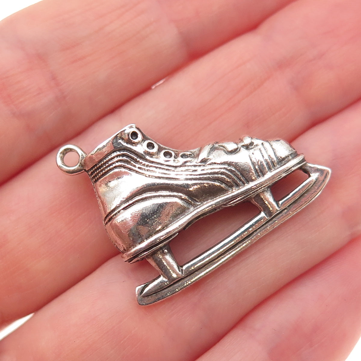 Beau 925 Sterling Silver Vintage Ice Skating Shoe Oxidized Charm Pendant