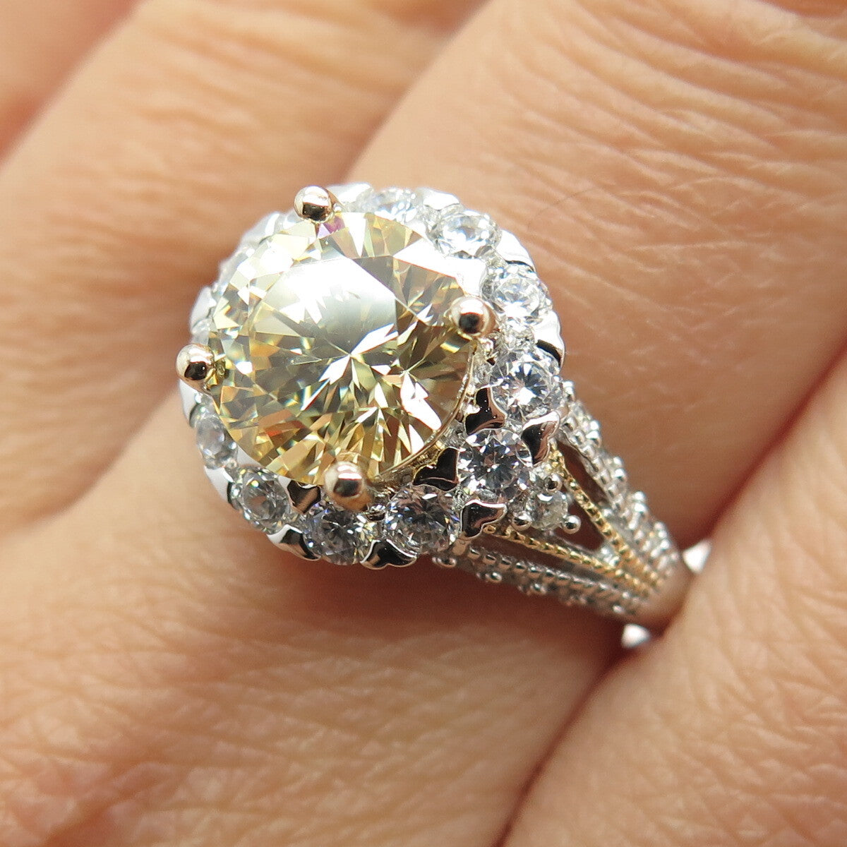 925 Sterling Silver 2-Tone Round-Cut Canary & White C Z Ring Size 8