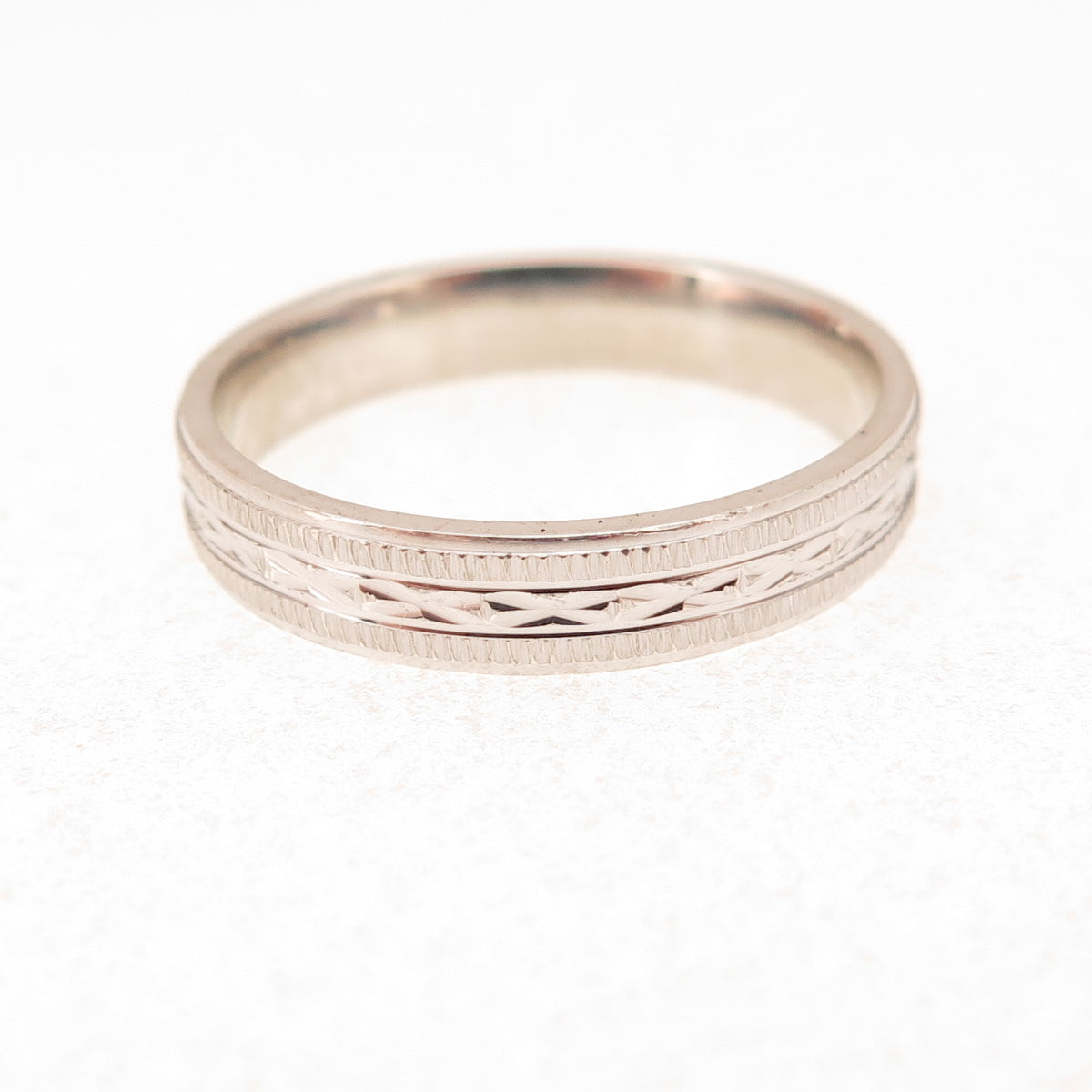 925 Sterling Silver Vintage Diamond-Pattern Band Ring Size 8