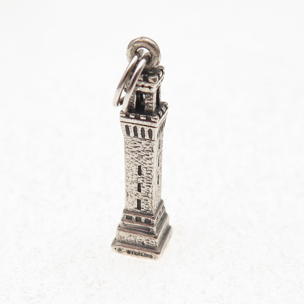 Bates & Klinke 925 Sterling Silver Vintage Pilgrim Monument 3D Charm Pendant