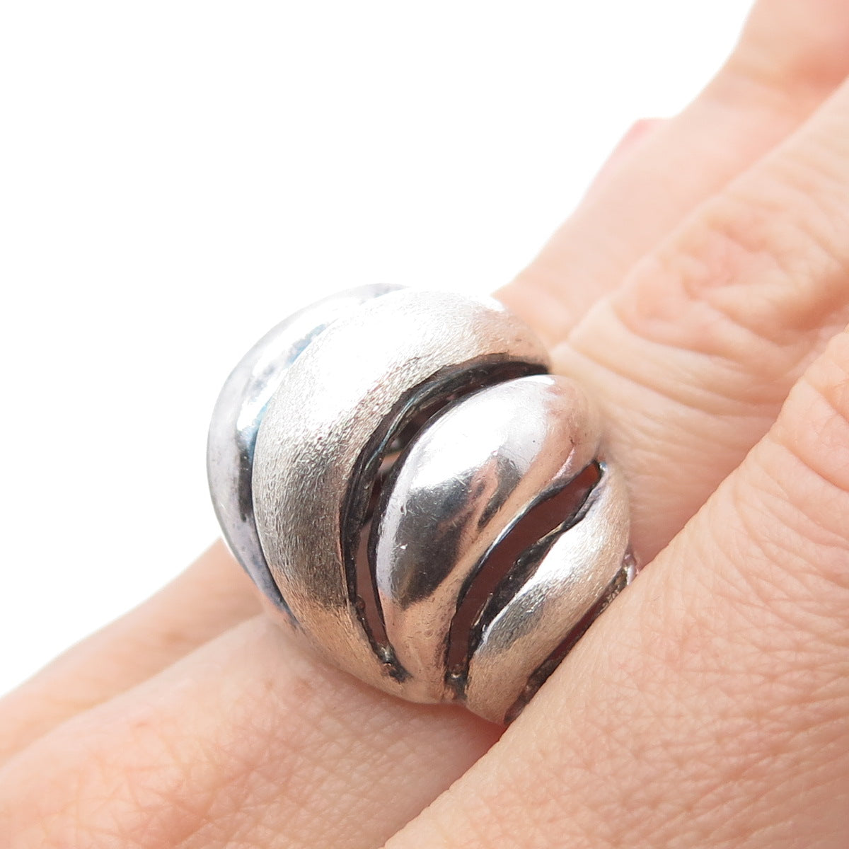925 Sterling Silver Vintage Modernist Wavy Dome Oxidized Ring Size 7
