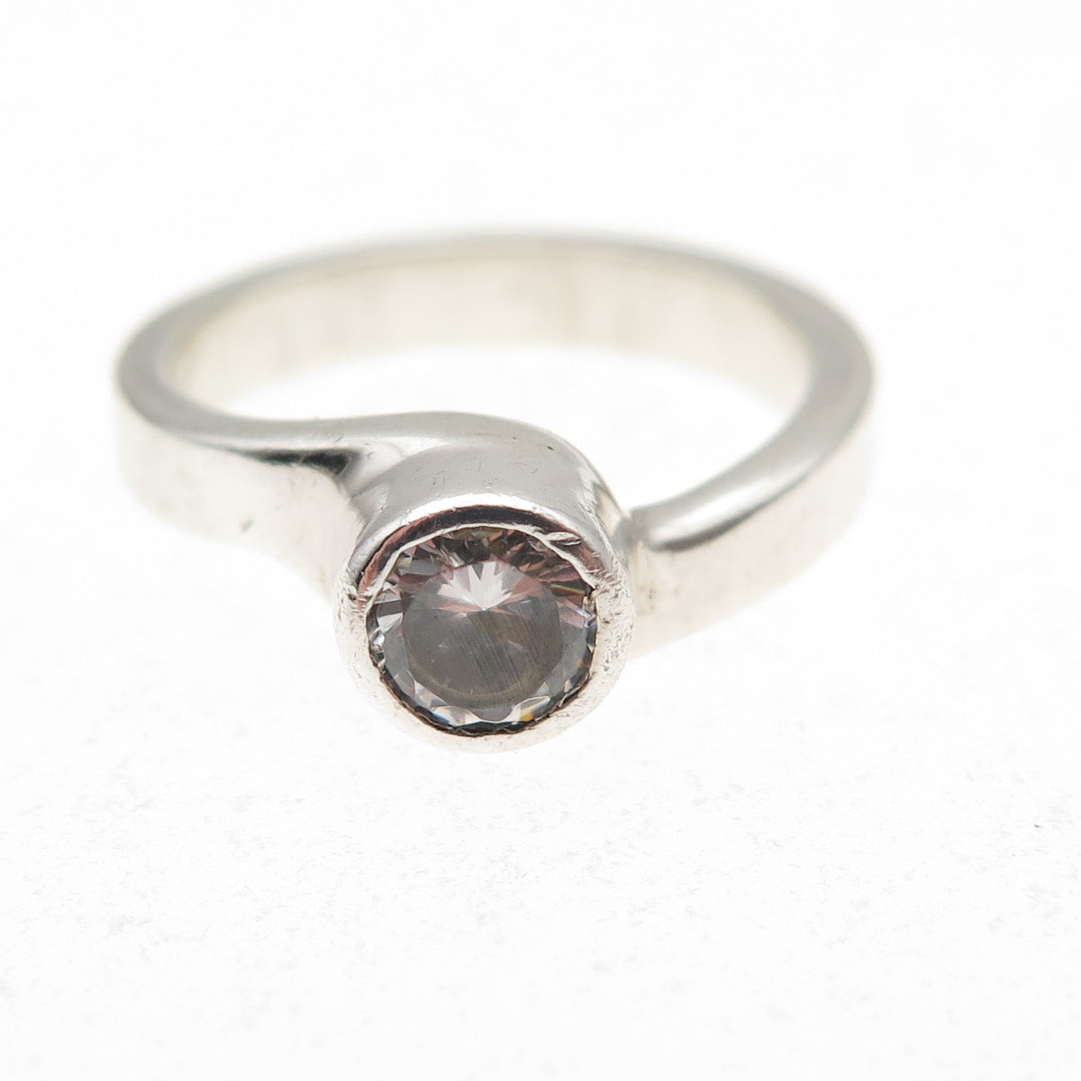 925 Sterling Silver Vintage Round-Cut C Z Modernist Ring Size 5