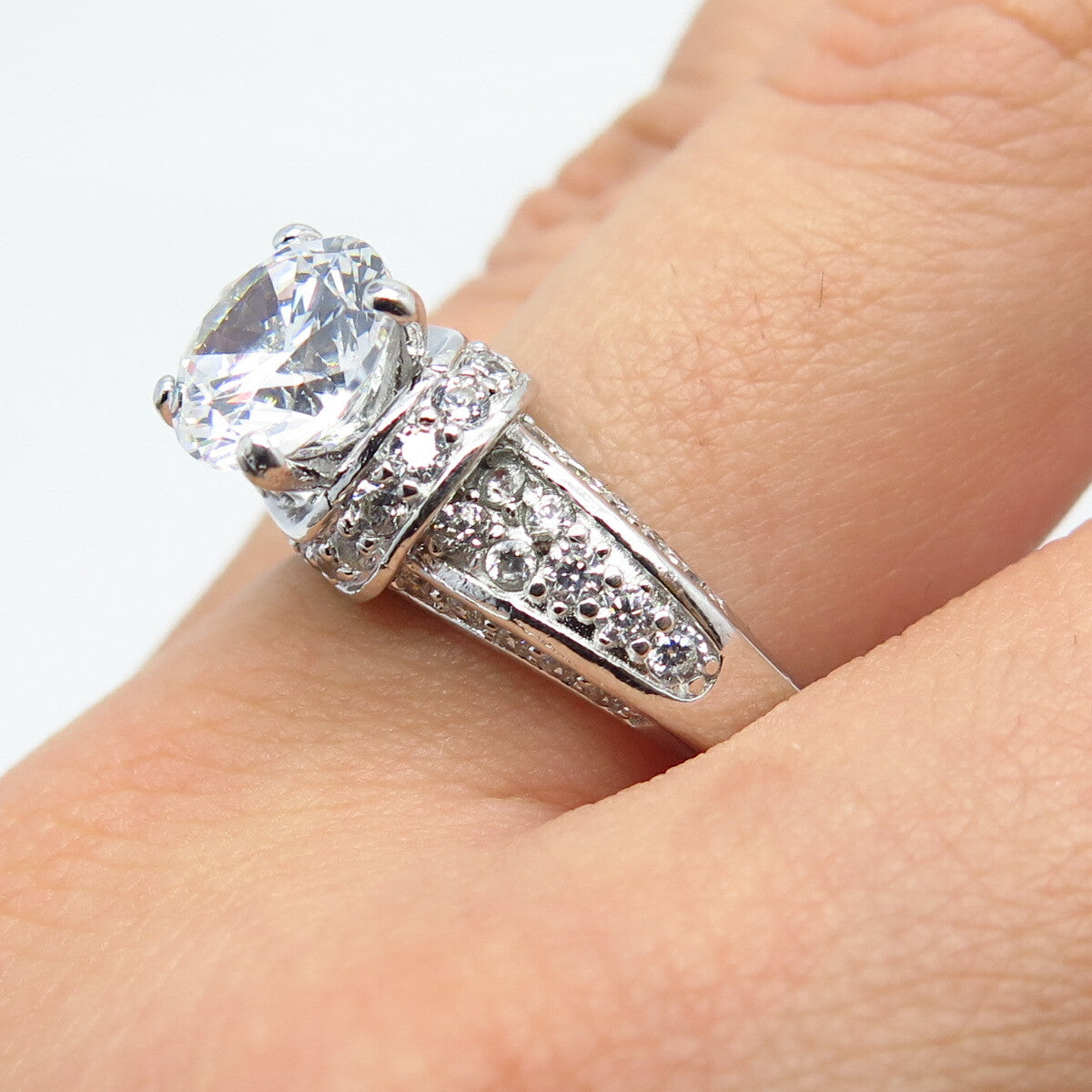 925 Sterling Silver SETA Round-Cut C Z Ring Size 9.25