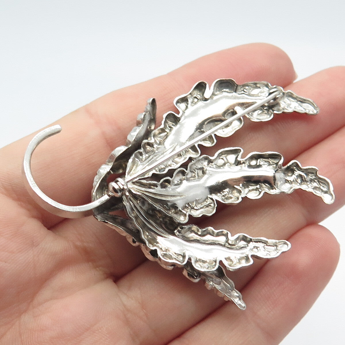 935 Silver Vintage Bunch of Grapes Pin Brooch