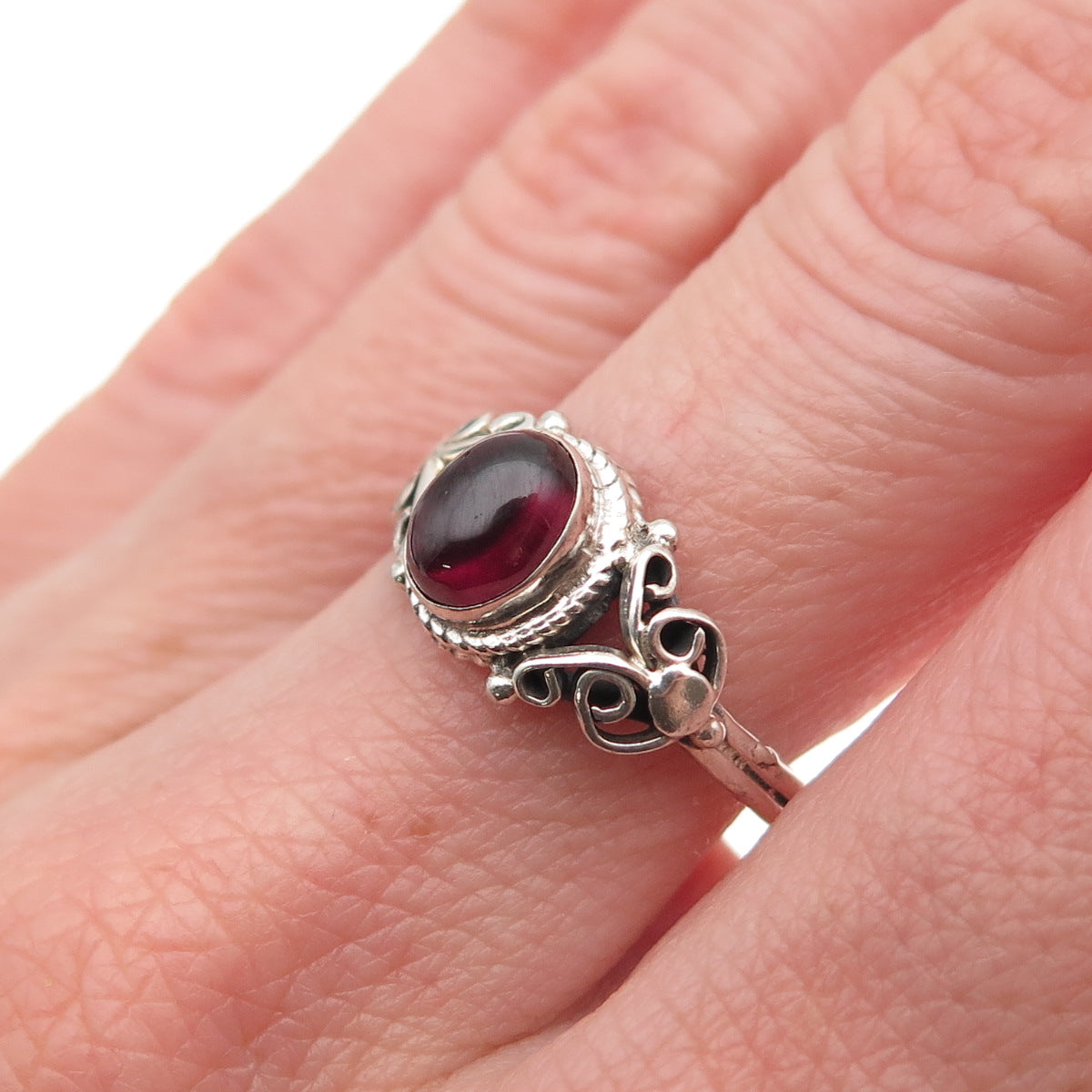 925 Sterling Silver Vintage Real Rhodolite Swirl Oxidized Ring Size 7.25