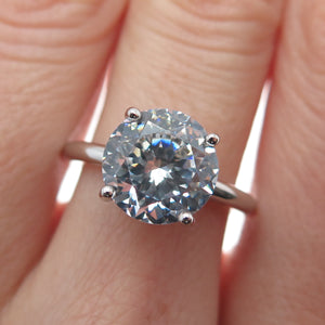 DSMK 925 Sterling Silver Round-Cut Shaped C Z Engagement Ring Size 6.25