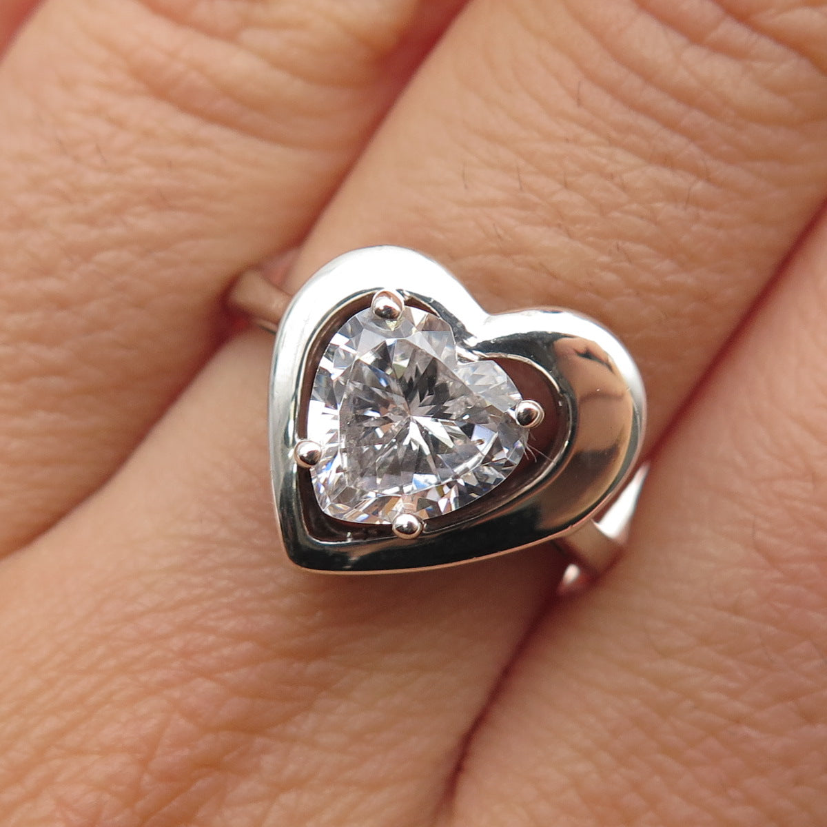 925 Sterling Silver Vintage C Z Modernist Heart Ring Size 7.25