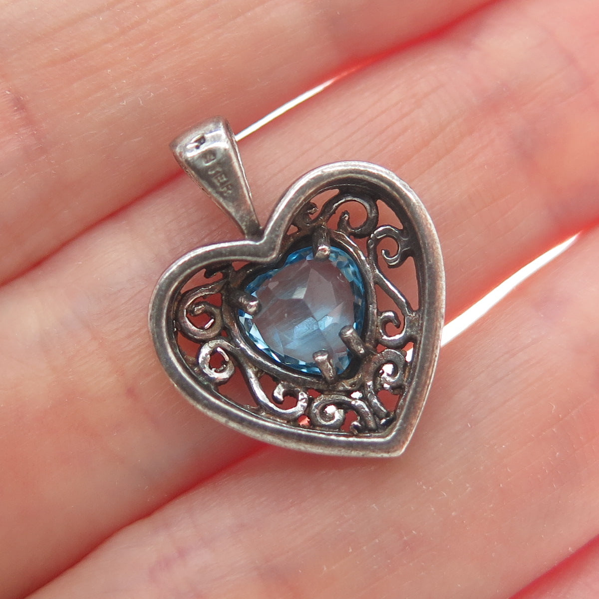 925 Sterling Silver Vintage London Blue Topaz Heart Oxidized Minimalist Pendant
