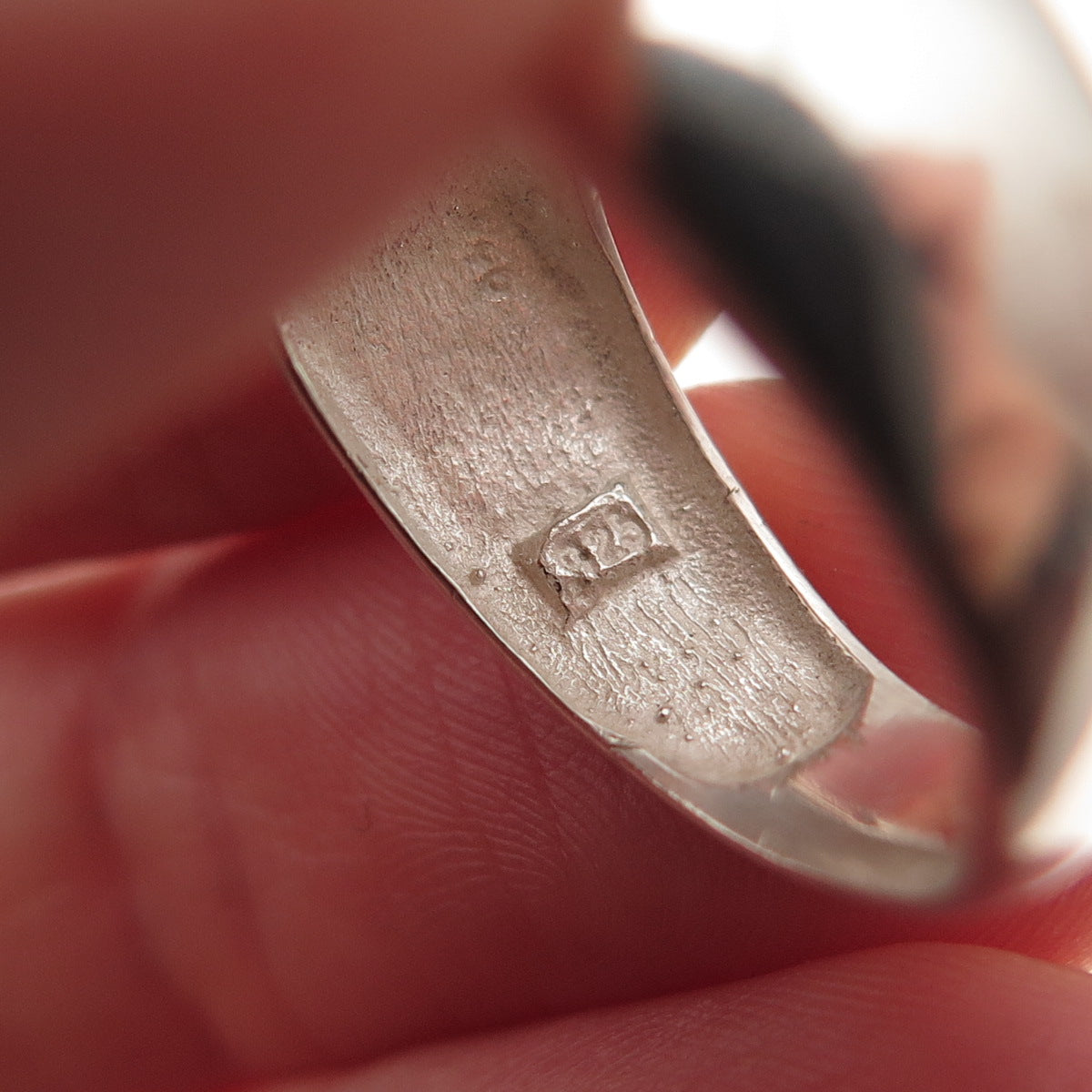 925 Sterling Silver Vintage Real MOP Modernist Oxidized Ring Size 7.25