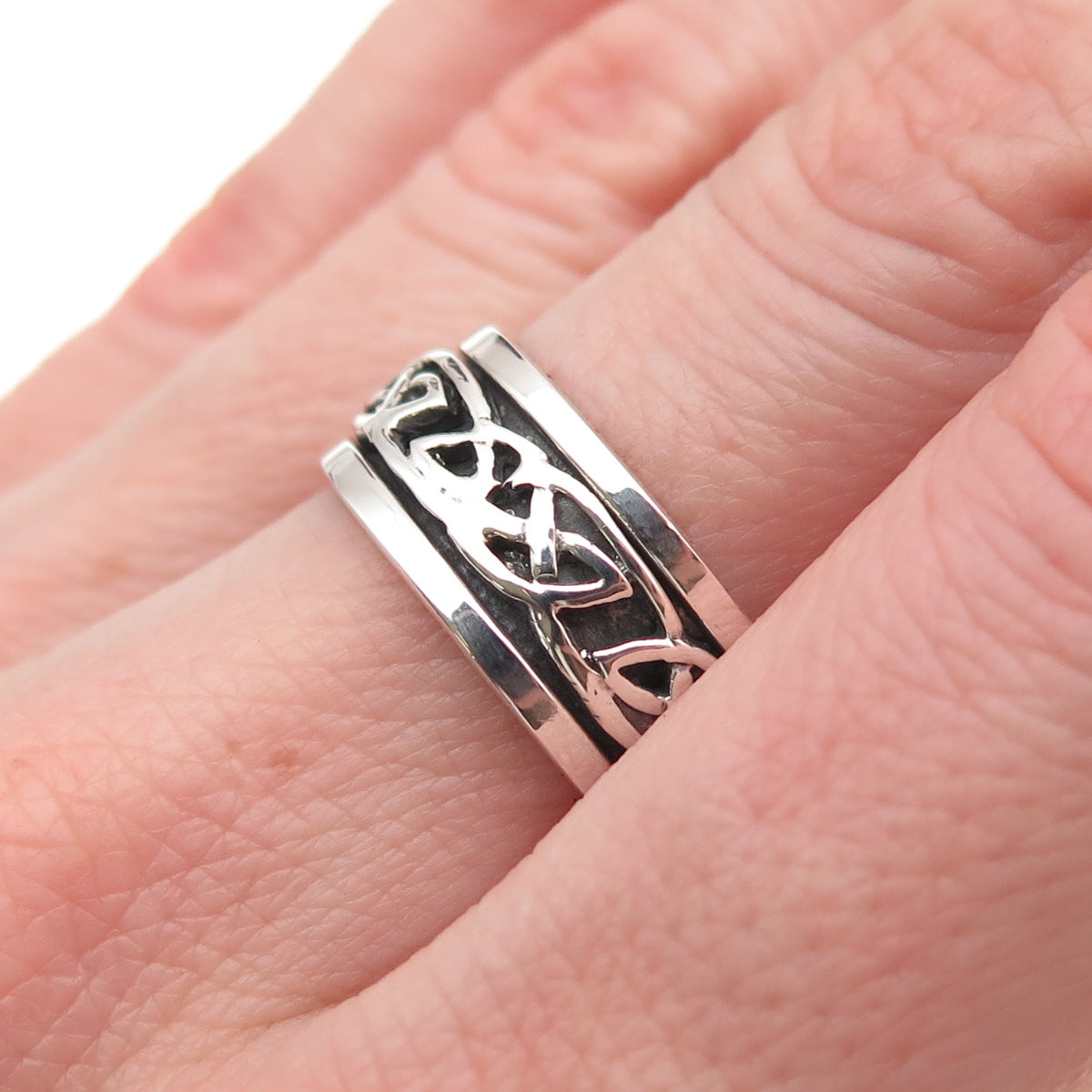 925 Sterling Silver Vintage Celtic Knot Oxidized Band Ring Size 7