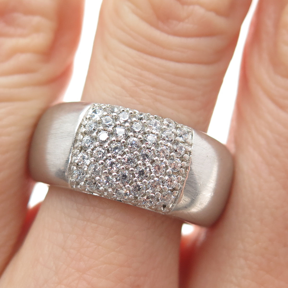 DSMK 925 Sterling Silver Round-Cut C Z Puffy Band Ring Size 7.75