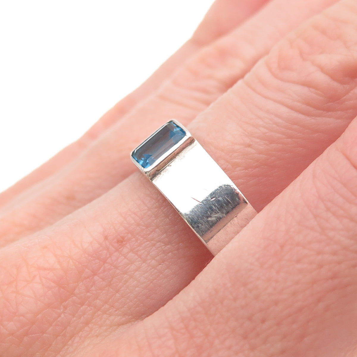925 Sterling Silver Vintage Real Emerald-Cut Blue Topaz Band Ring Size 9