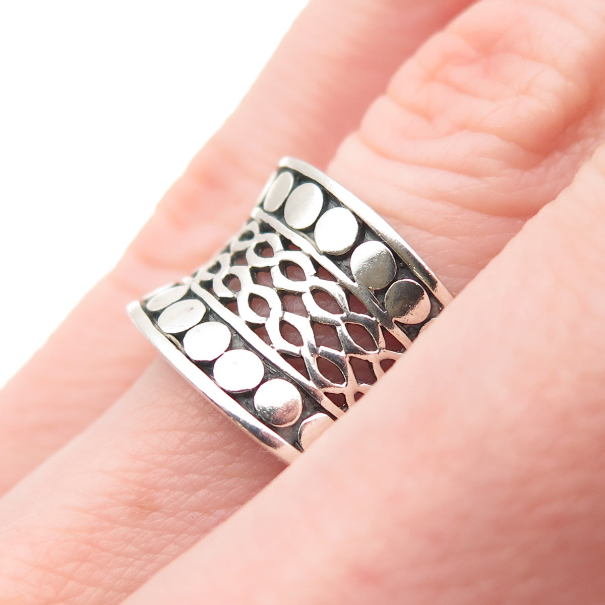 925 Sterling Silver Vintage Modernist Dotted Oxidized Ring Size 5