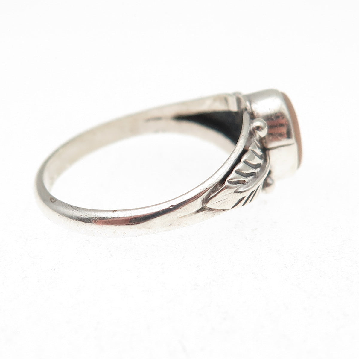Old Pawn Sterling Silver Vintage Southwestern MOP Feather Tribal Ring Size 8.5