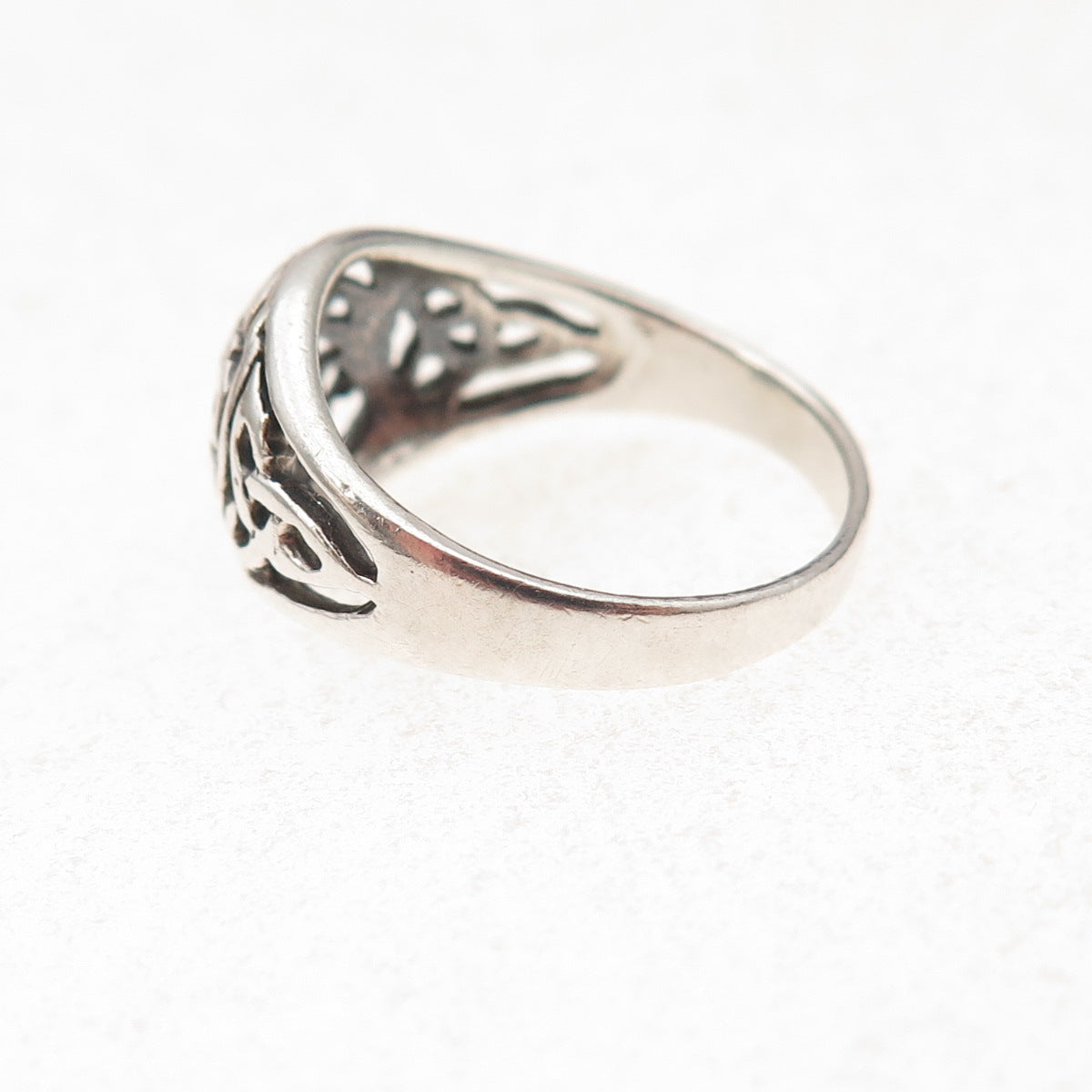 925 Sterling Silver Vintage Celtic Trinity Knot Oxidized Ring Size 4.75