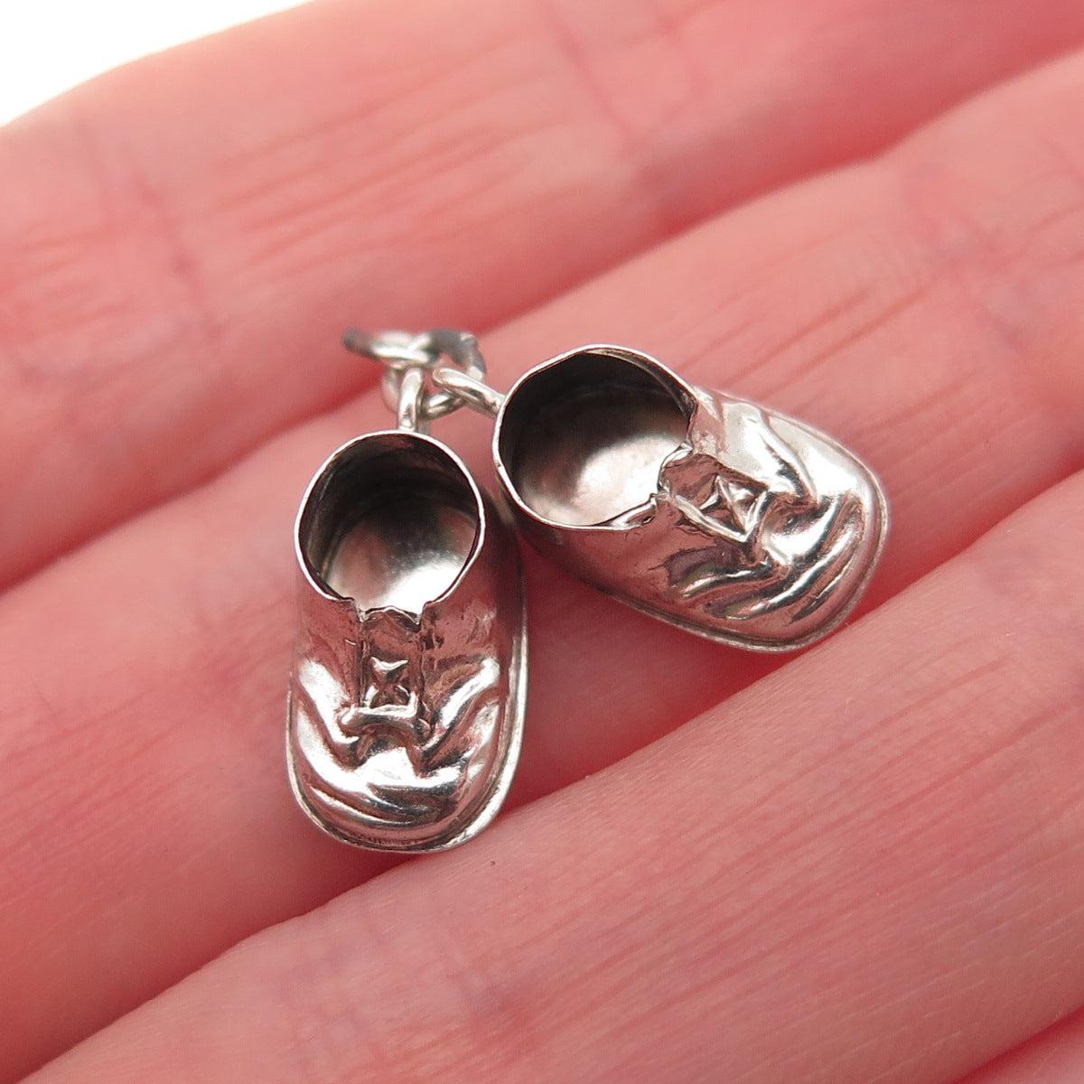 925 Sterling Silver Vintage Baby Shoes 3D Mini Charm Pendant