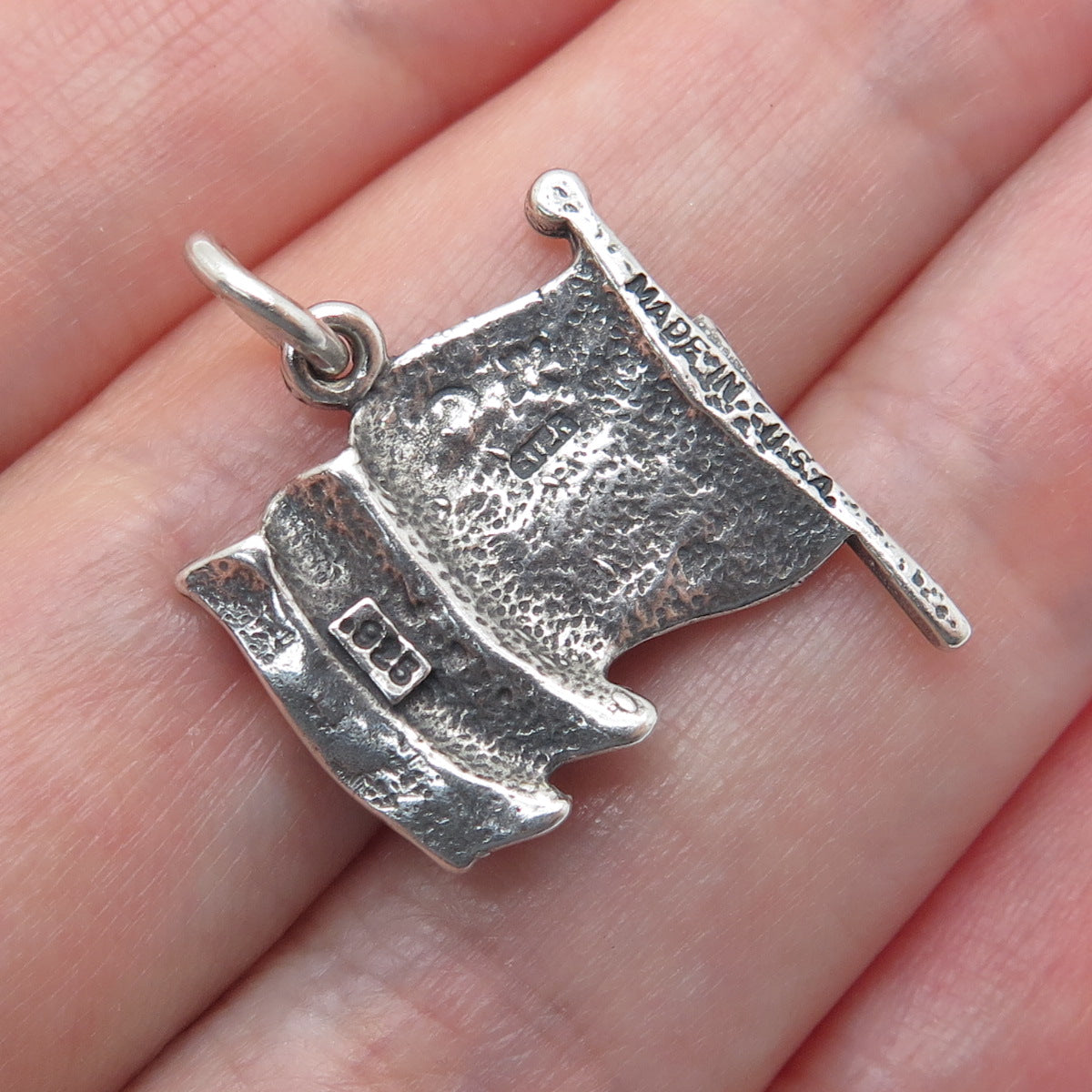 SUNWEST 925 Sterling Silver Vintage US Flag Oxidized Minimalist Charm Pendant