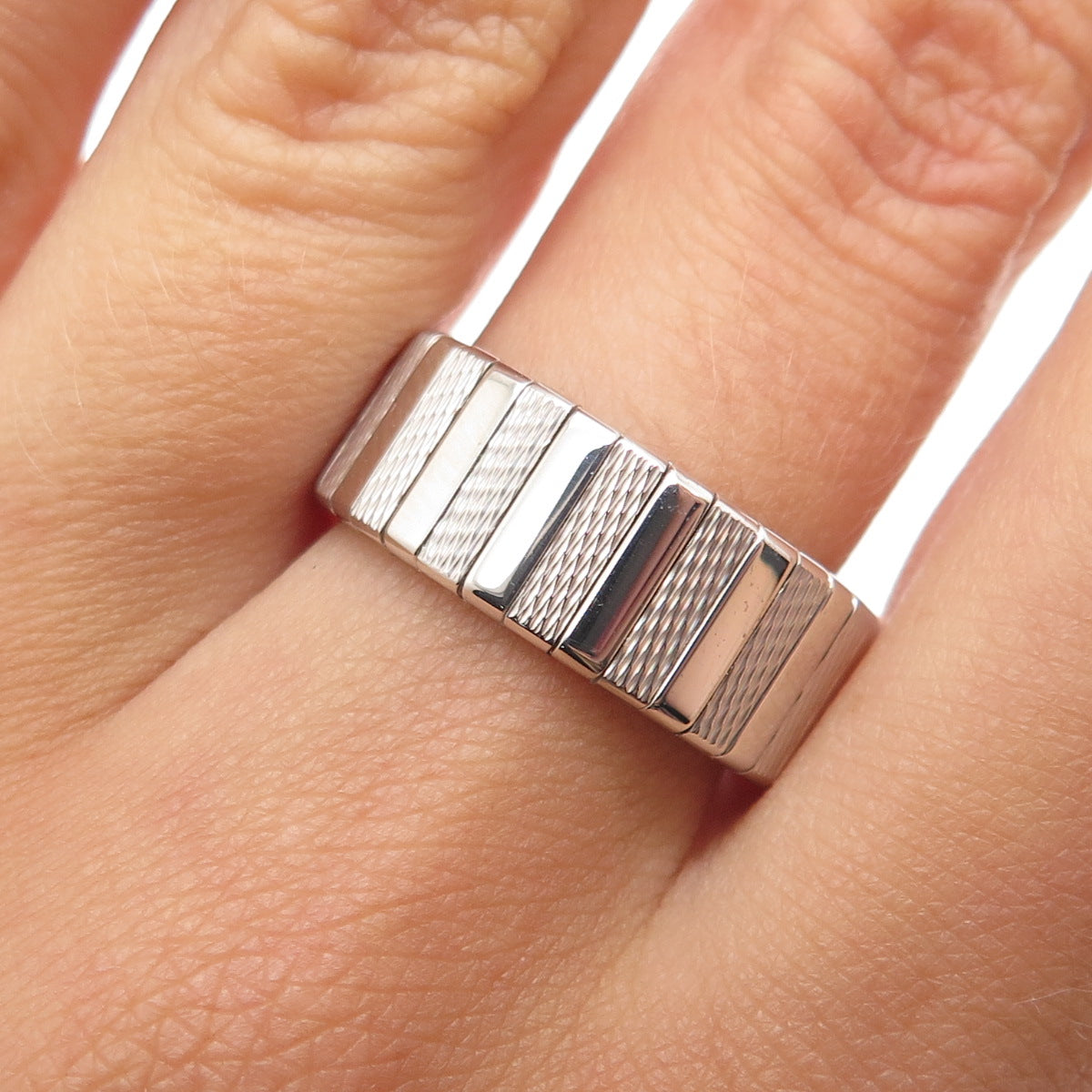 NEOS 925 Sterling Silver Textured Ribbed Band Ring Size 8.25