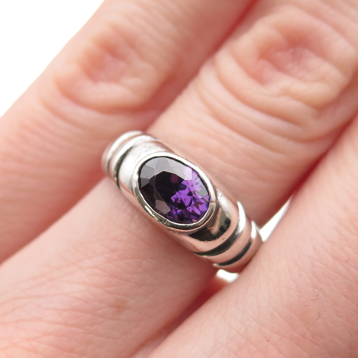 925 Sterling Silver Vintage Real Amethyst Modernist Oxidized Ring Size 4.75