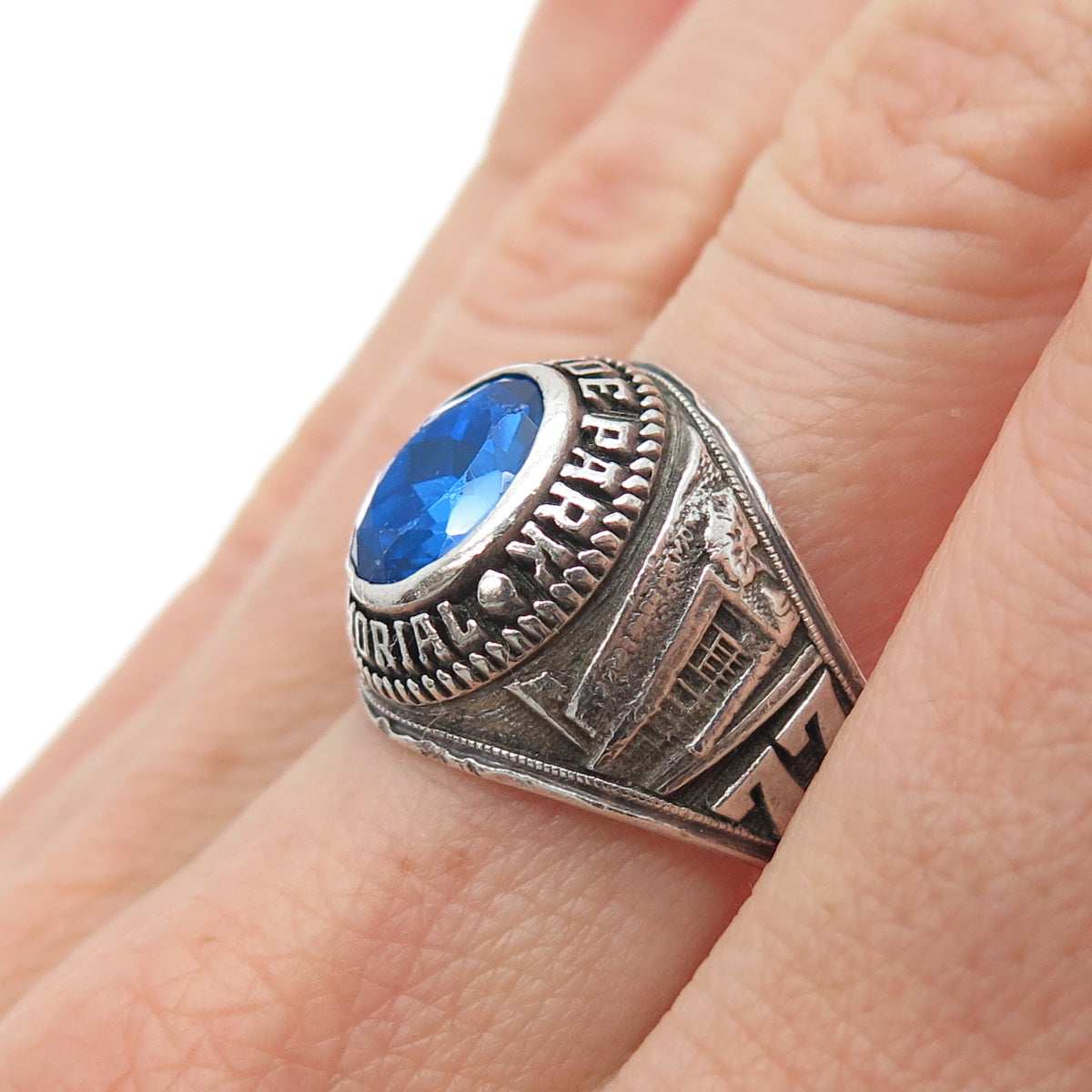 DIEGES & CLUST Sterling Vintage 1977 Lab-Sapphire Hyde Park School Ring Size 8