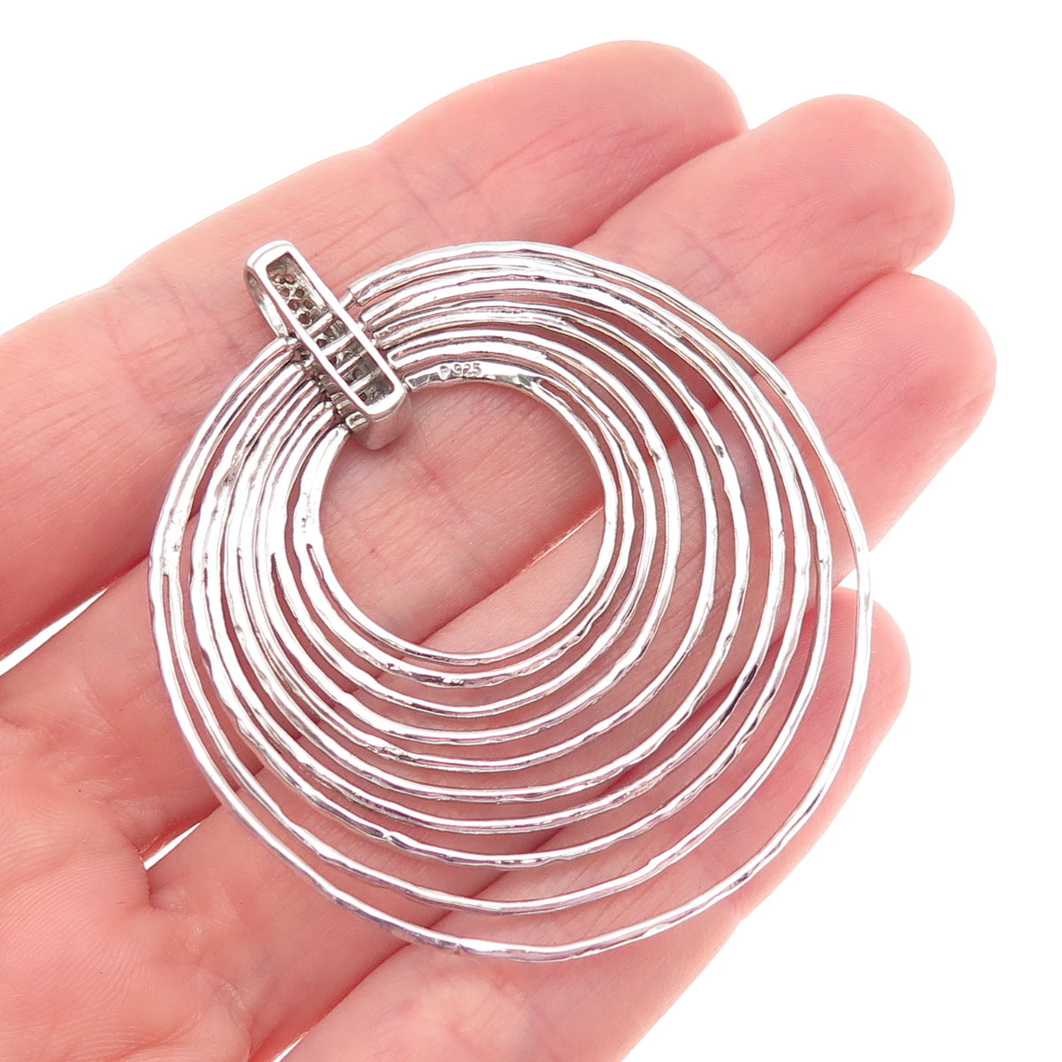 925 Sterling Silver Real Diamond Modernist 10 Interlocked Circle Pendant