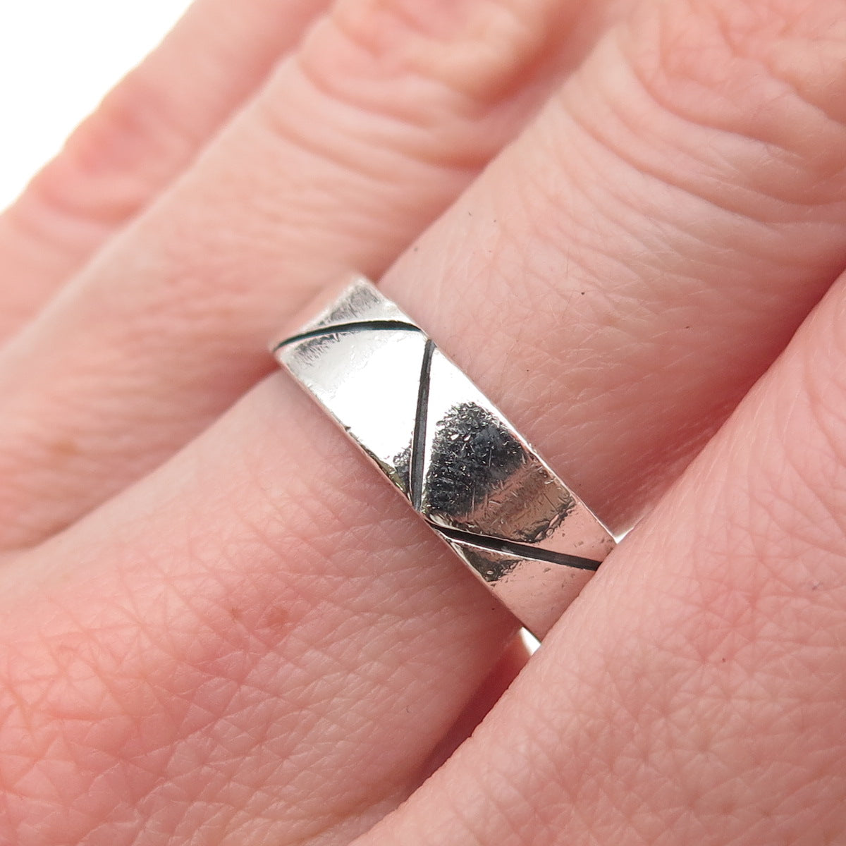 925 Sterling Silver Vintage Zig Zag Oxidized Band Ring Size 8