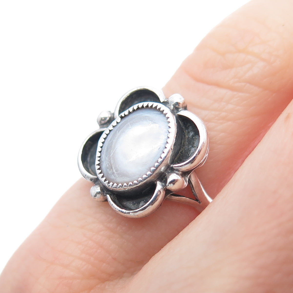 Terry Martinez Old Pawn Sterling Silver Vintage Southwestern MOP Ring Size 4.5