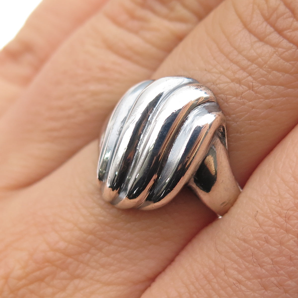 925 Sterling Silver Vintage Modernist Ribbed Oxidized Ring Size 6.75