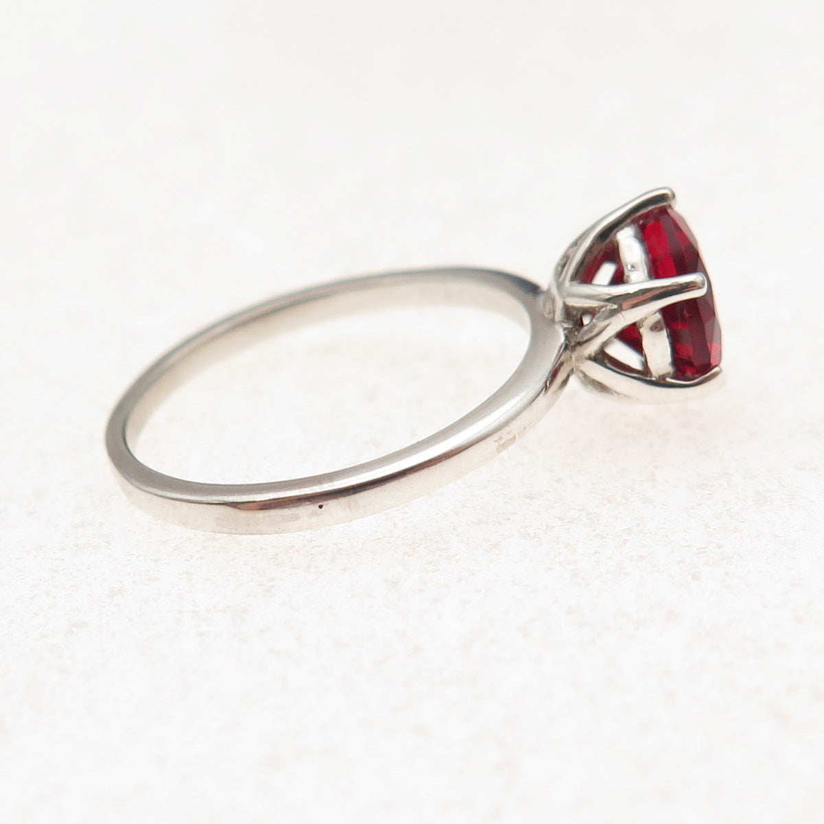 Dazzlers 925 Sterling Silver Vintage Real Round-Cut Red Garnet Ring Size 6