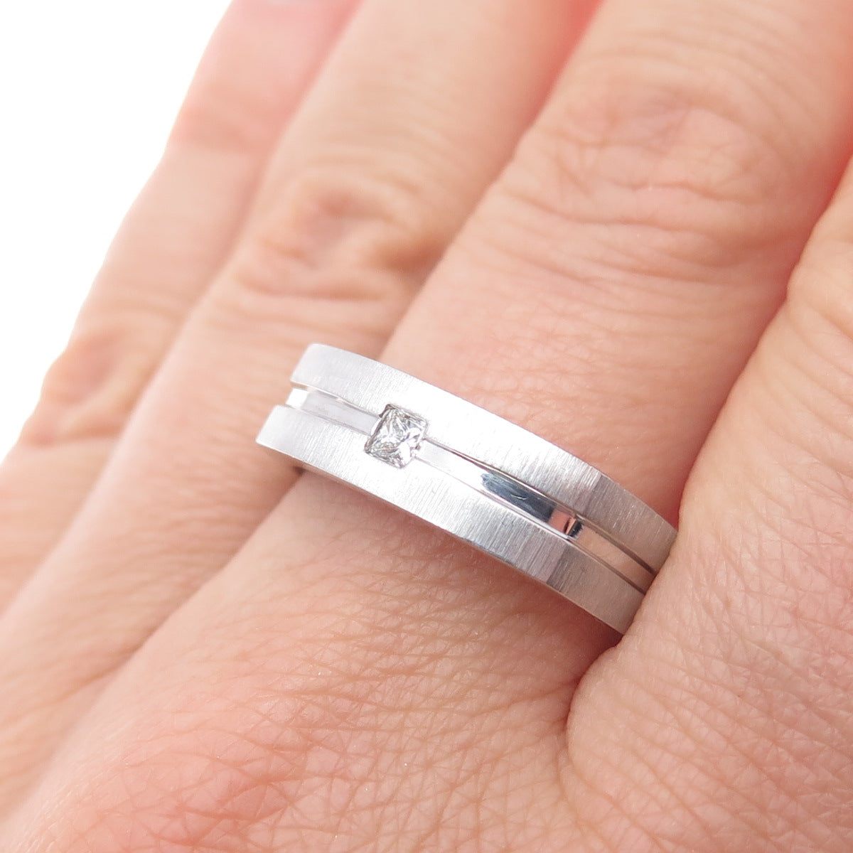 925 Sterling Silver Princess-Cut C Z Modernist Band Ring Size 11