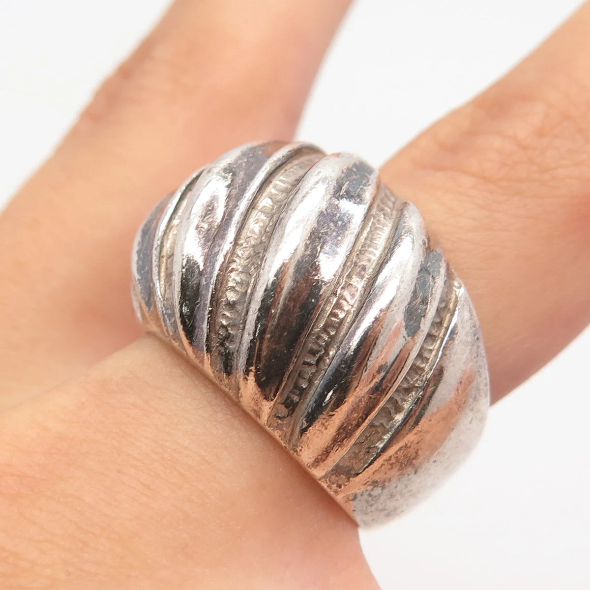 925 Sterling Silver Vintage Ribbed Domed Ring Size 7.75