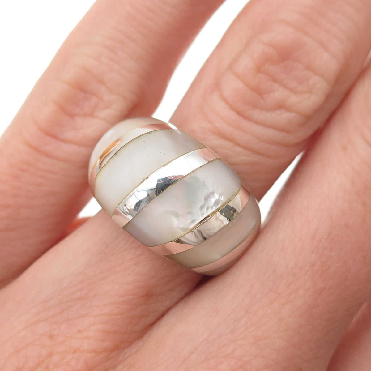 925 Sterling Silver Vintage Real MOP Modernist Oxidized Ring Size 5.75