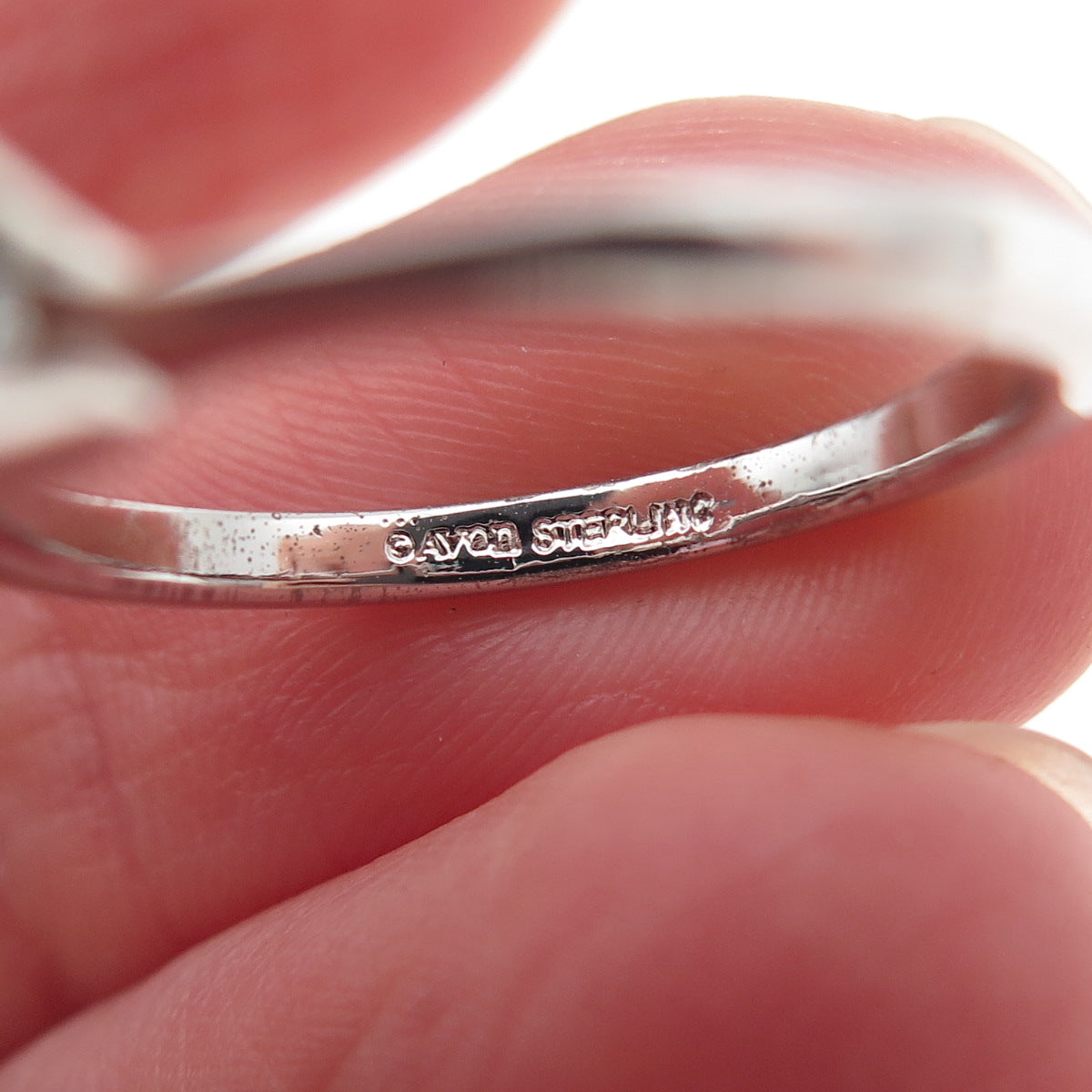 AVON 925 Sterling Silver Vintage Round-Cut C Z Engagement Ring Size 6