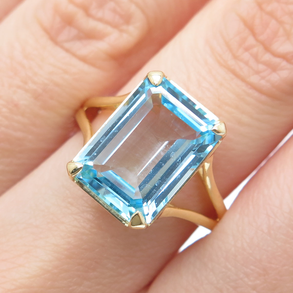 DSMK 925 Sterling Silver Gold Plated Real Blue Topaz Gemstone Ring Size 7