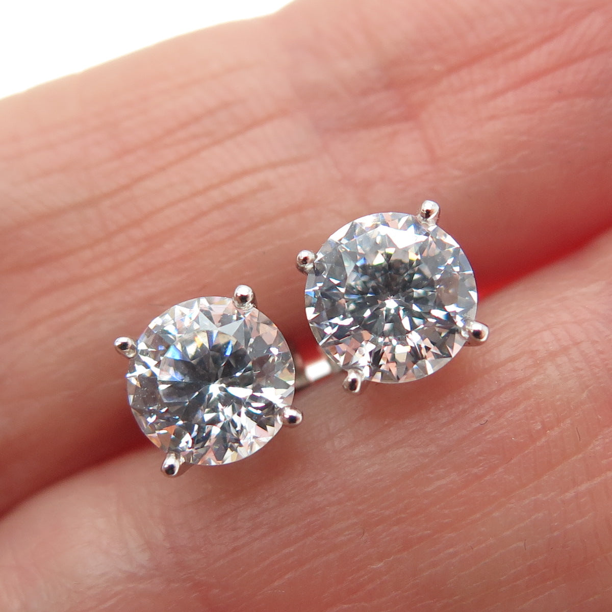 925 Sterling Silver Round-Cut C Z Stud Earrings