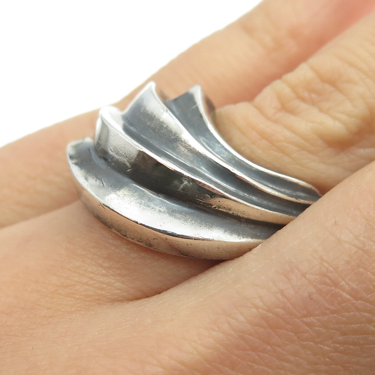 925 Sterling Silver Vintage Ribbed Ring Size 6.75