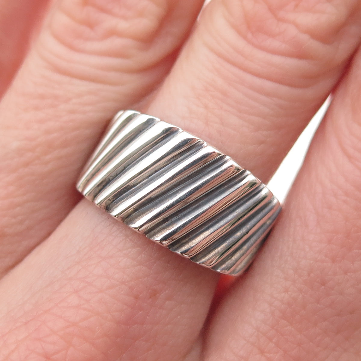 Dobbs of Boston Sterling Silver Vintage Modernist Ribbed Oxidized Ring Size 7.25