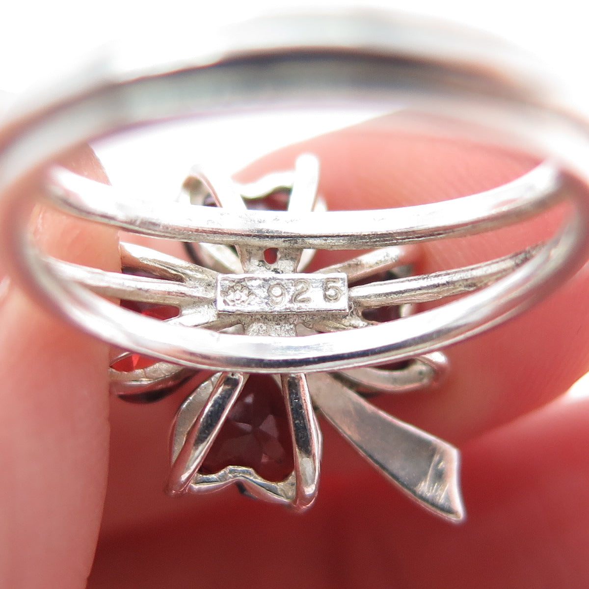 MONICA JAIN Sterling Silver Vintage Real Heart-Cut Garnet Clover Ring Size 6.25