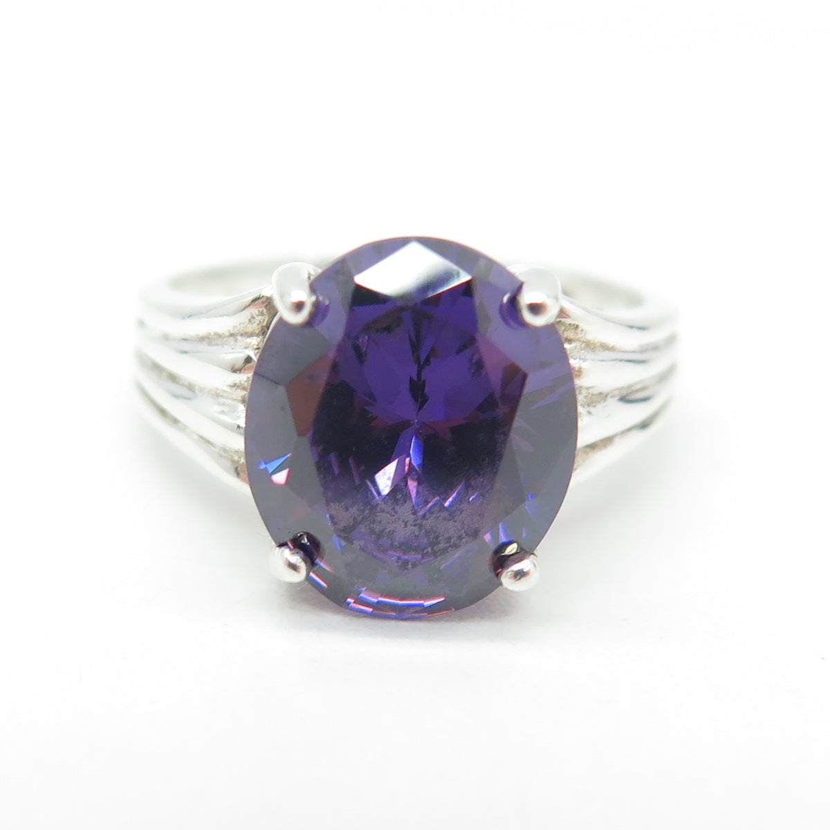 925 Sterling Silver Oval-Cut Purple-Color C Z Ring Size 7