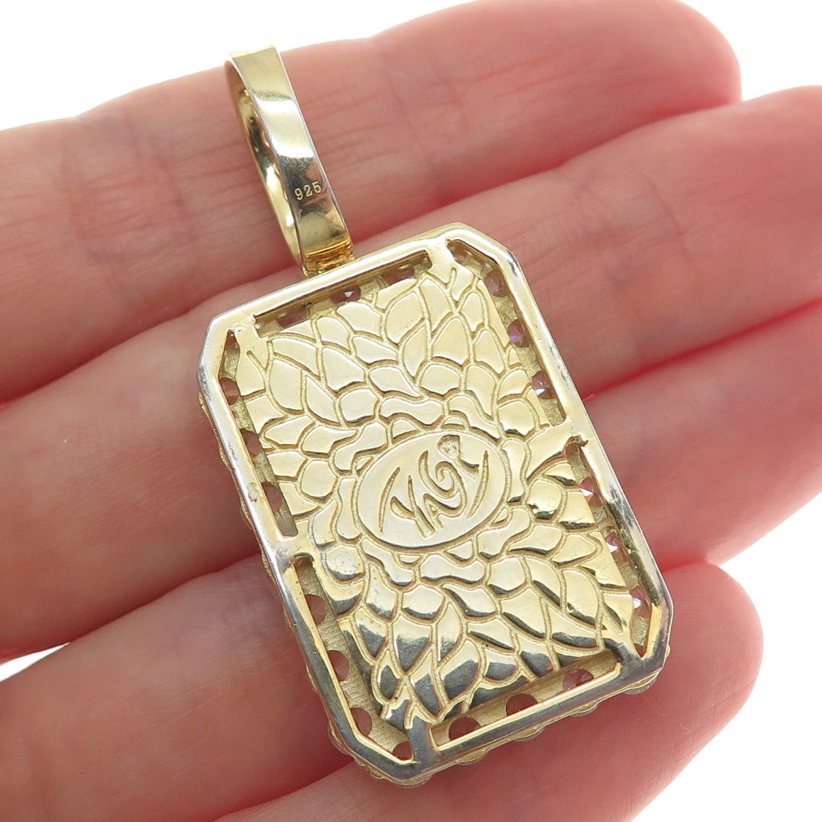 DESIGNS BY YAGI 925 Sterling Gold Plated Round-Cut Shaped C Z Sparkle Pendant
