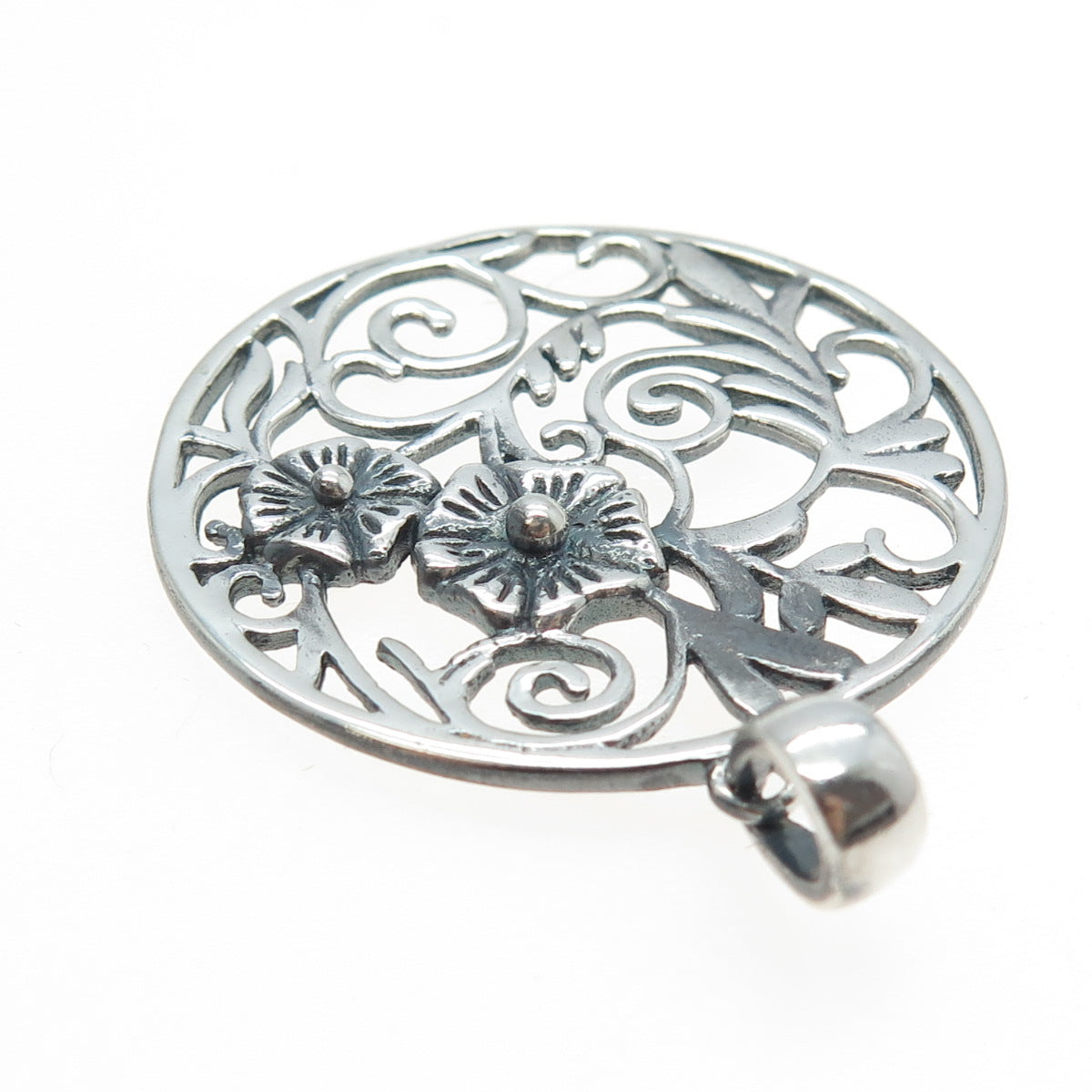 925 Sterling Silver Vintage Floral Ornate Round Pendant