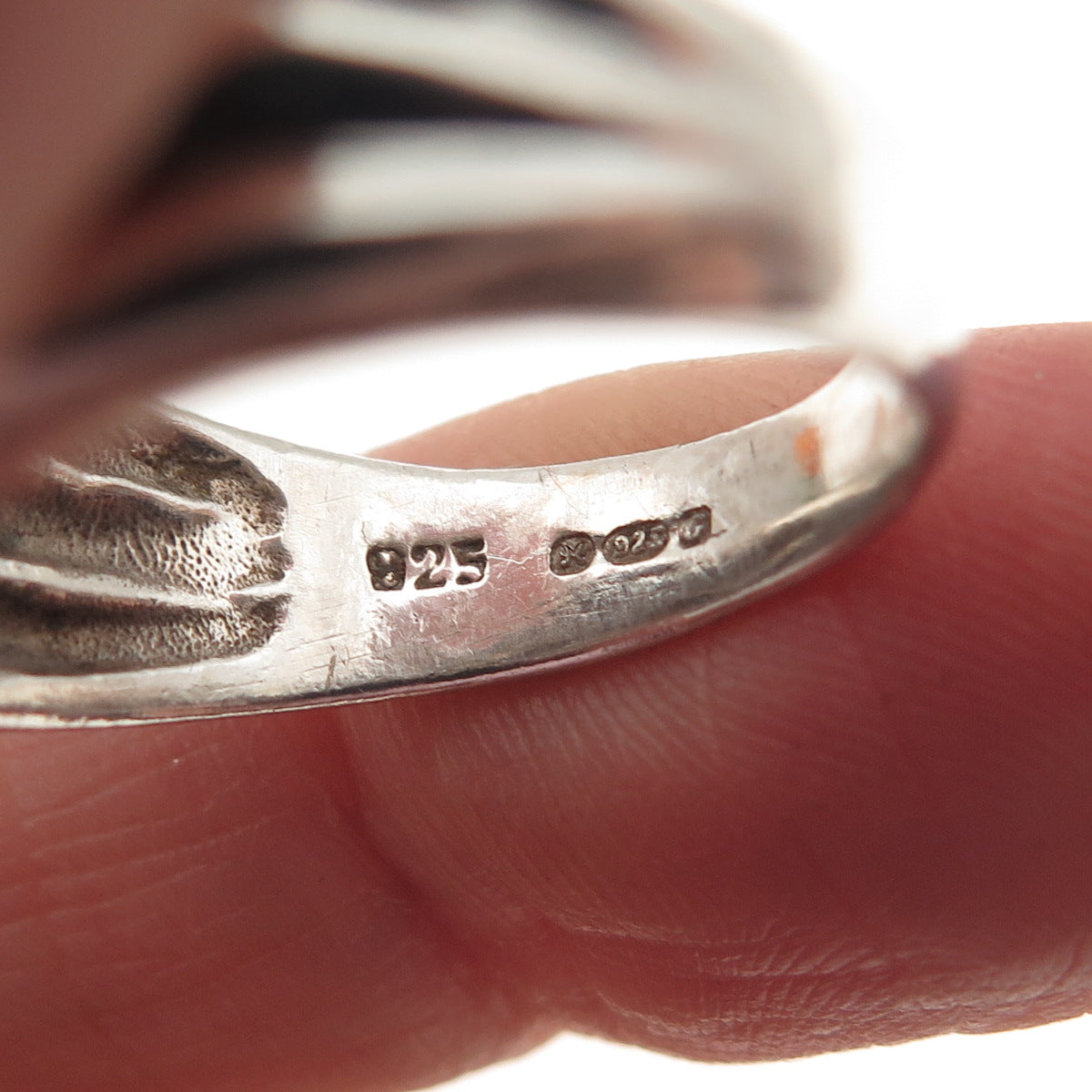 925 Sterling Silver Vintage England Modernist Ribbed Oxidized Ring Size 9